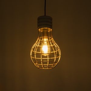 DURANT 01325 Μοντέρνο Κρεμαστό Φωτιστικό Πλέγμα Μονόφωτο 1 x E27 IP20 Γκρι Τσιμέντο με Χρυσό Μέταλλο – Μ20 x Π20 x Υ35cm