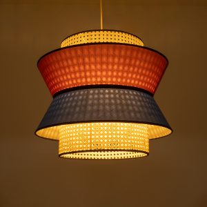 SAIGE 01919 Boho Κρεμαστό Φωτιστικό Πλέγμα Μονόφωτο 1 x E27 IP20 Μπεζ Ξύλο με Κόκκινο & Μπλε Ύφασμα – Μ50 x Π50 x Υ43cm