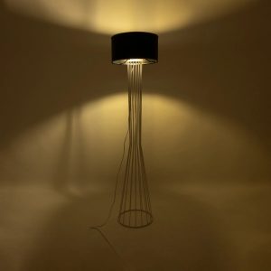NOVA 201-0038 Μοντέρνο Επιδαπέδιο Φωτιστικό 1 x E27 IP20 Λευκό Μεταλλό με Μαύρο Ύφασμα – Μ36 x Π36 x Υ148cm