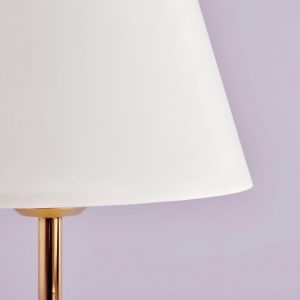 GLOSSY 204-0071 Μοντέρνο Eπιτραπέζιο Φωτιστικό Πορτατίφ Μονόφωτο 1 x E27 IP20 Χρυσό Μέταλλο με Λευκό Ύφασμα – Μ22 x Π22 x Υ37cm